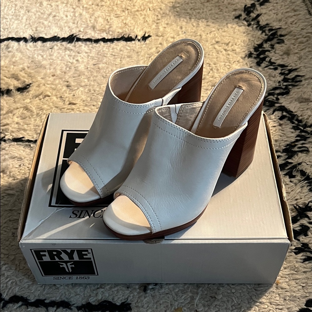 Frye Women's Karissa Cream Leather Mules NWB